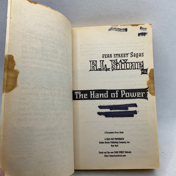 Fear Street Sagas: #16 The Hand of Power First Edition 1999 Softcover Book - Picture 6 of 16